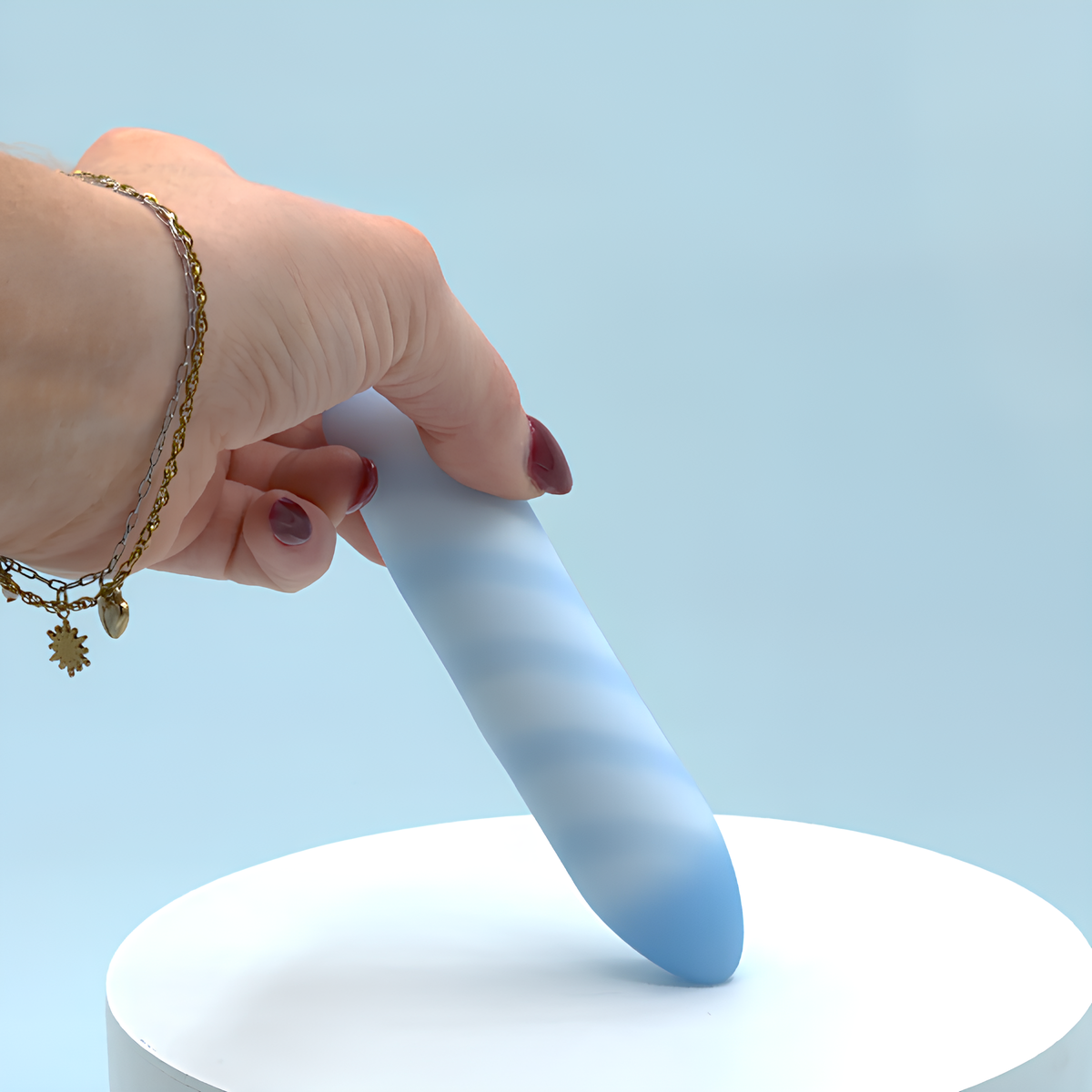 Unicorn Vibes Playboy Submersible Bullet Vibrator with 10 Speeds - LEO Plaisir Unicorn Vibes Playboy Submersible Bullet Vibrator with 10 Speeds - LEO Plaisir